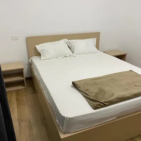 435