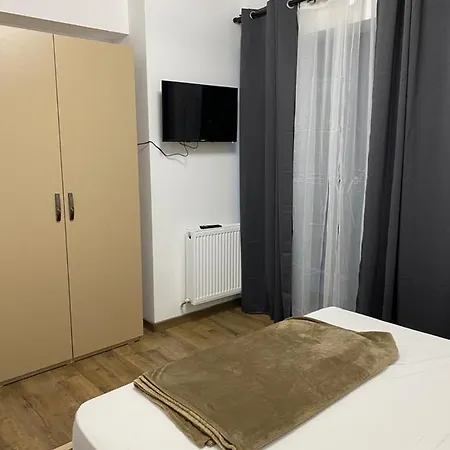 435 * Mamaia